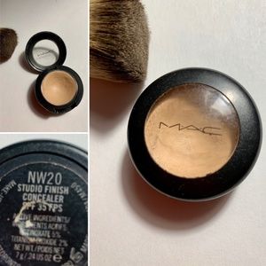 MAC Studio Finish Concealer